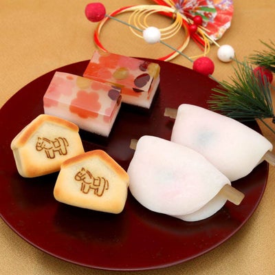 零れ梅・はなびら餅2個・干支菓子4個セット